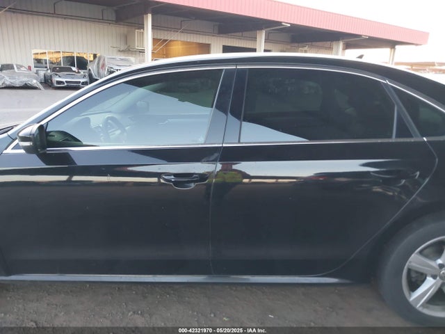 1VWAT7A3XFC123239 Volkswagen Passat 1.8t Limited Edition