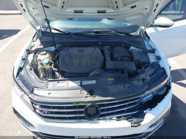 1VWAA7A30JC013637 Volkswagen Passat 2.0t R-line/2.0t S