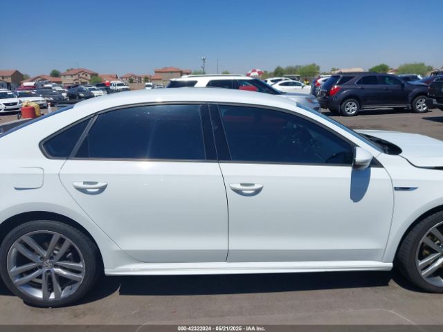 1VWAA7A30JC013637 Volkswagen Passat 2.0t R-line/2.0t S