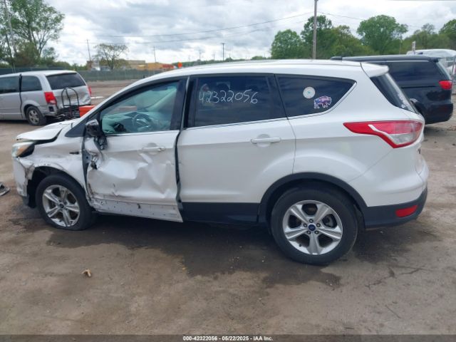 1FMCU9GX3GUB85250 Ford ESCAPE SE