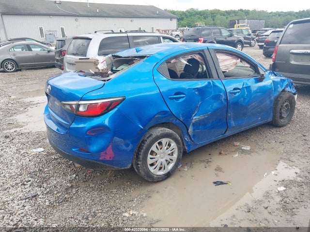 3MYDLBYV5KY503408 Toyota YARIS L
