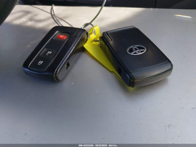 2005 Toyota Prius მანქანა იყიდება აუქციონზე, vin: JTDKB20U253012920, აუქციონის ნომერი: 42322205