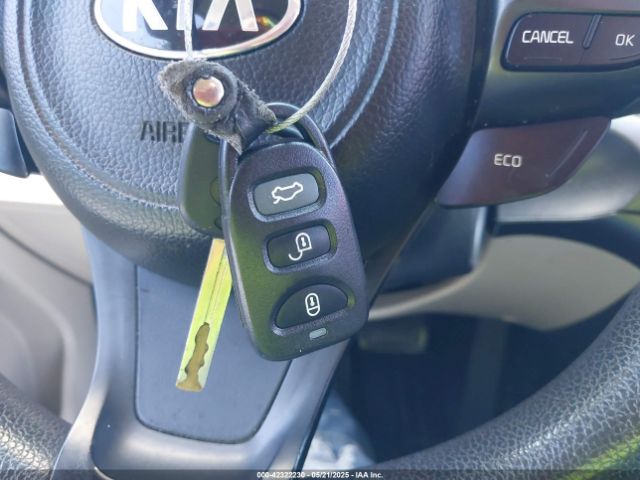 KNAGM4A79E5489091 KIA Optima Lx