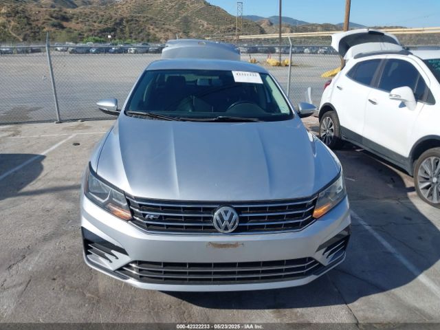 1VWDT7A3XHC023951 Volkswagen Passat 1.8t R-line