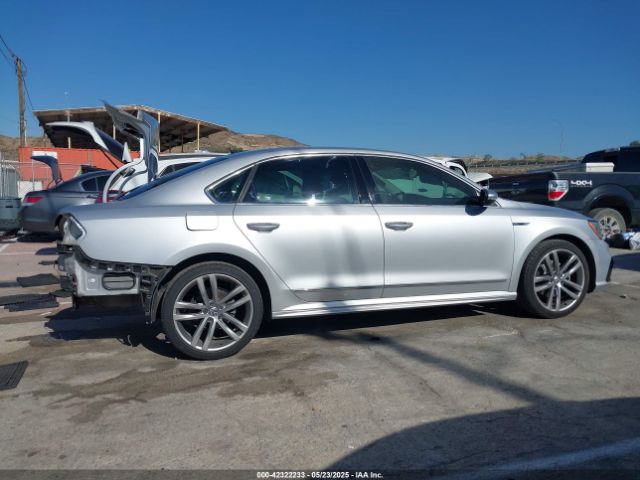 1VWDT7A3XHC023951 Volkswagen Passat 1.8t R-line