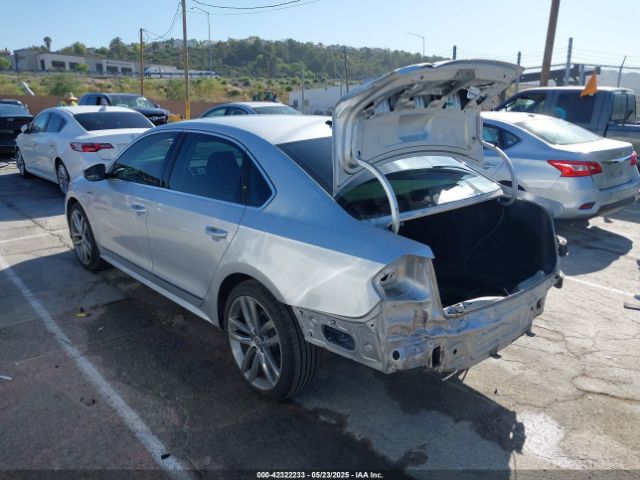 1VWDT7A3XHC023951 Volkswagen Passat 1.8t R-line