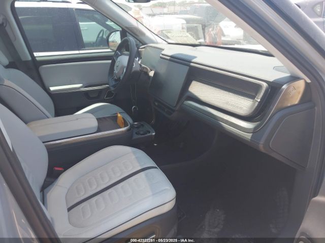 2023 RIVIAN R1S 7PDSGABA1PN014558 Photo 4