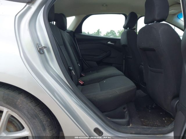 1FADP3K20HL278880 Ford FOCUS SE