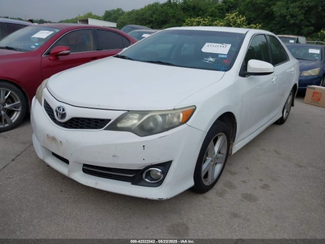 4T1BF1FK3EU825516 Toyota CAMRY SE