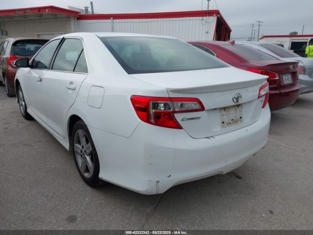 4T1BF1FK3EU825516 Toyota CAMRY SE