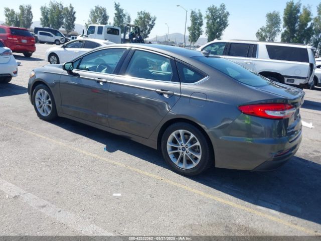 3FA6P0HDXKR200406 Ford FUSION SE