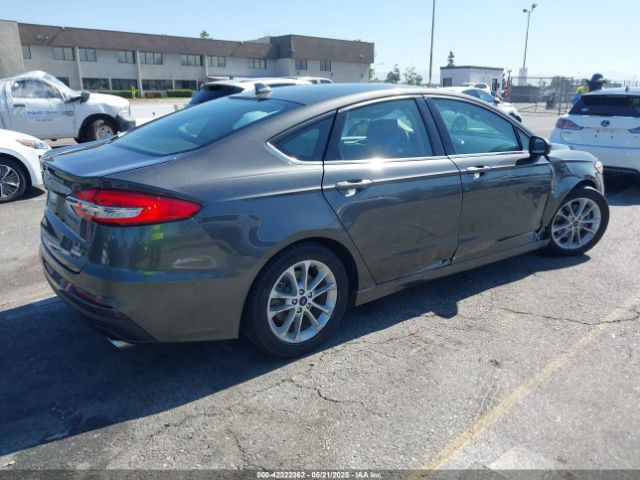 3FA6P0HDXKR200406 Ford FUSION SE