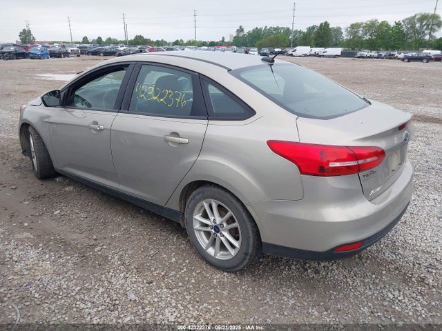 Ford FOCUS SE 2016 1FADP3F26GL368544 Image 3
