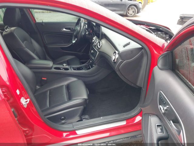 2018 MERCEDES-BENZ GLA 250 WDCTG4GBXJJ393437 Photo 4