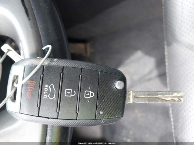 5XYKT3A68FG660682 KIA SORENTO LX