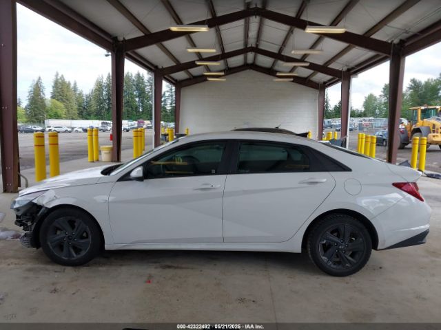 KMHLM4AJ2PU082893 Hyundai Elantra Hybrid Blue