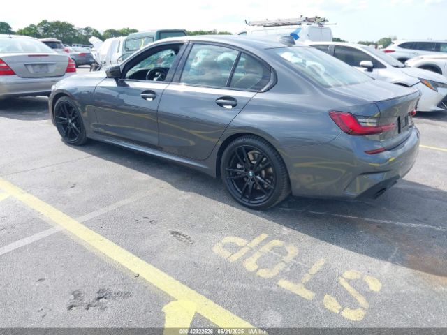 2022 BMW 330I 3MW5R1J0XN8C41168 Photo 2