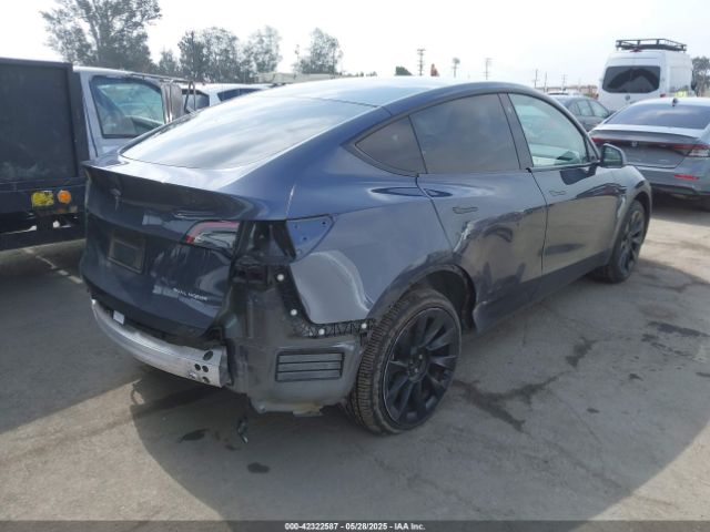 7SAYGDEE6NF364994 Tesla Model Y Long Range Dual Motor All-wheel Drive