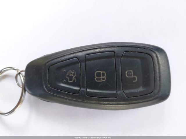 1FADP3L97GL246700 Ford 2016