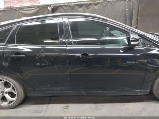1FADP3L97GL246700 Ford 2016