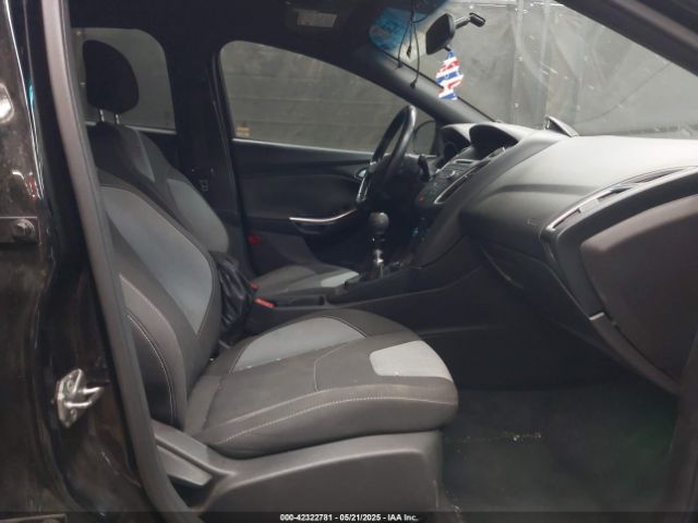 1FADP3L97GL246700 Ford 2016