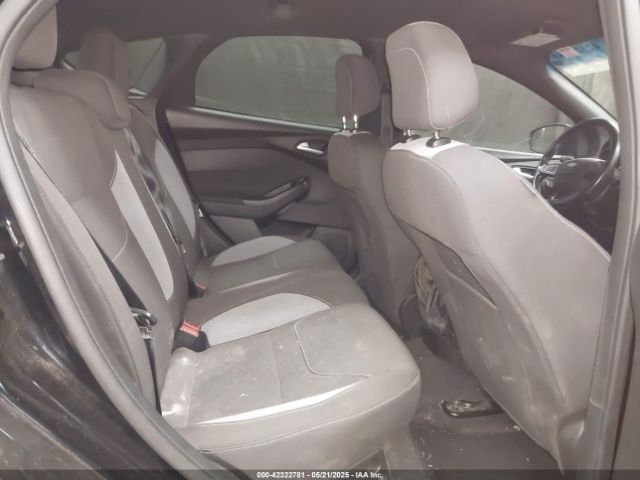 1FADP3L97GL246700 Ford 2016