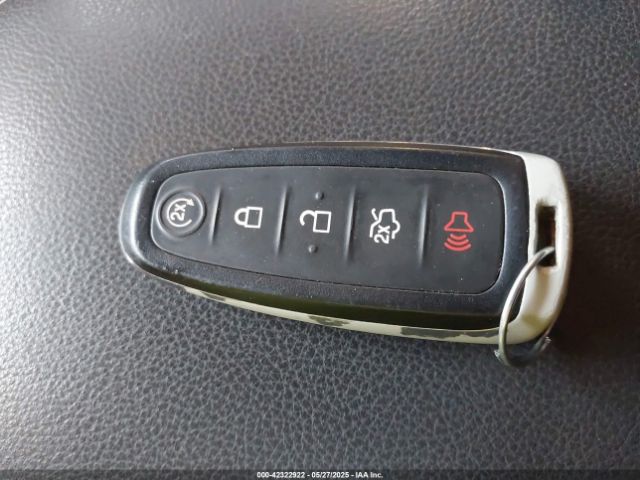 1FMCU0JX0GUB22501 Ford Escape Titanium