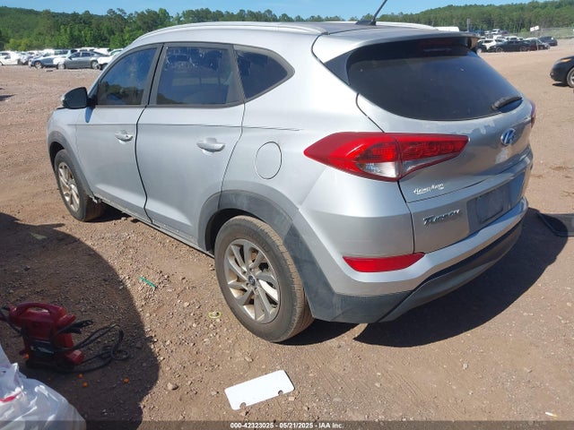KM8J3CA49HU316866 Hyundai TUCSON SE