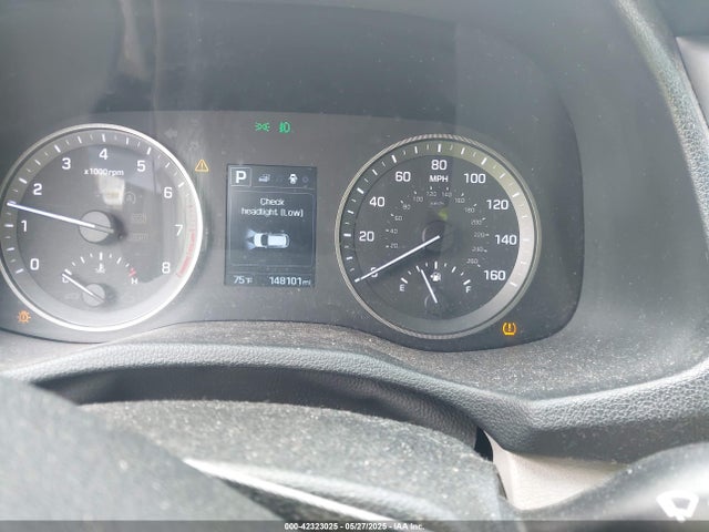 KM8J3CA49HU316866 Hyundai TUCSON SE
