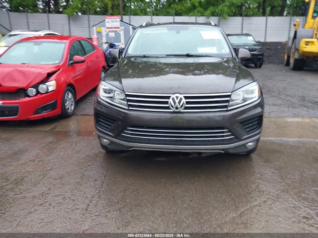 WVGEF9BP0FD002928 Volkswagen Touareg V6 Lux