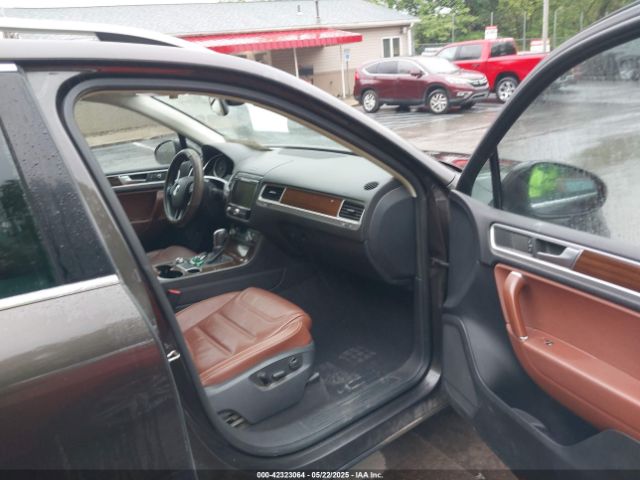 2015 VOLKSWAGEN TOUAREG WVGEF9BP0FD002928 Photo 4