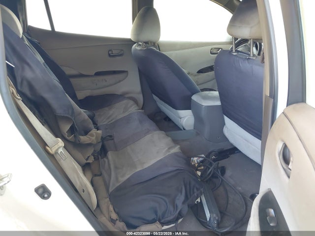 1N4BZ0CPXGC300327 Nissan 2016