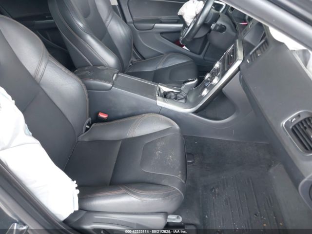 YV440MWK6J2048820 Volvo V60 Cross Country T5