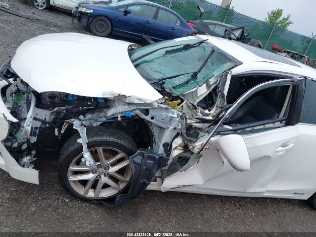 JTHKD5BH0F2217797 Lexus CT 200H