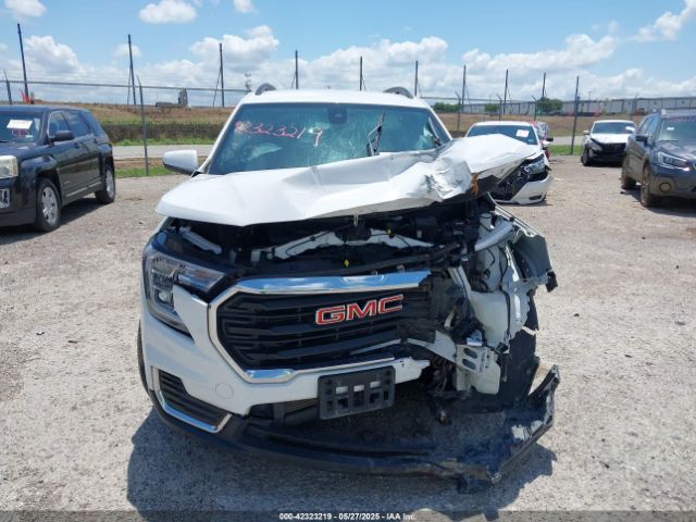 3GKALMEVXNL252859 GMC lyx