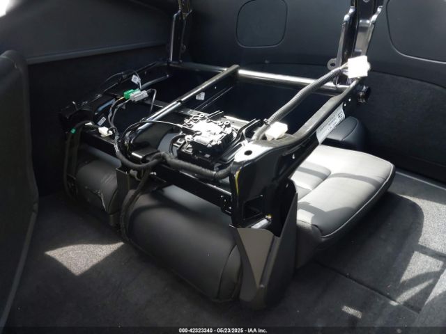 7SAYGDEE5SA339710 Tesla 2025