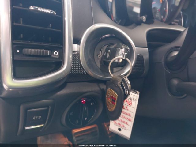 2011 PORSCHE CAYENNE WP1AC2A2XBLA88188 Photo 10