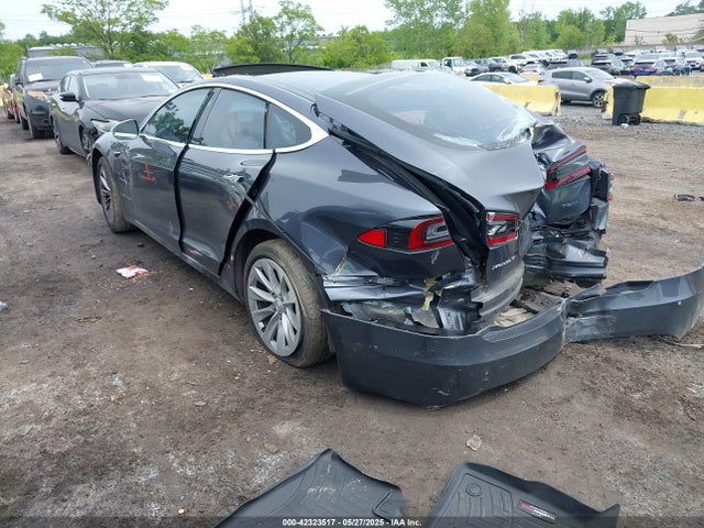 2018 TESLA MODEL S 5YJSA1E24JF273998 Photo 2