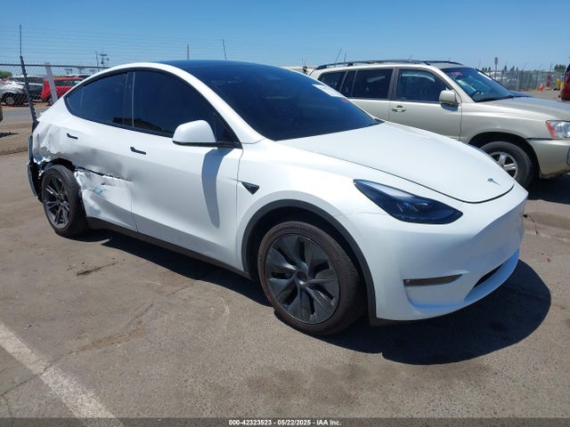 7SAYGDEE4SF302702 Tesla Model Y
