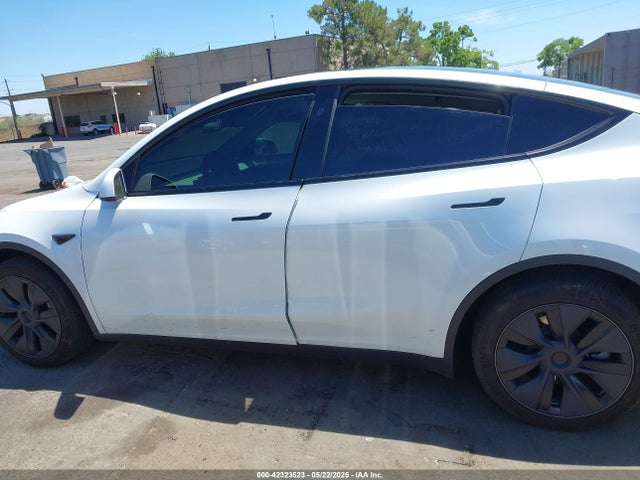7SAYGDEE4SF302702 Tesla Model Y