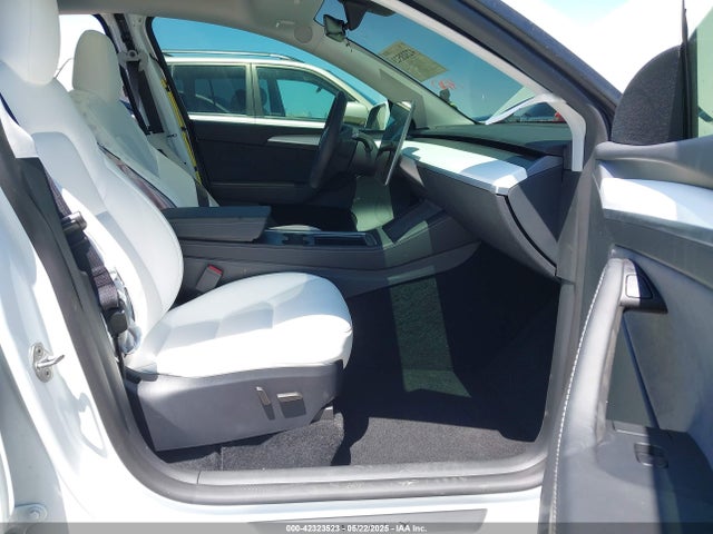 7SAYGDEE4SF302702 Tesla Model Y