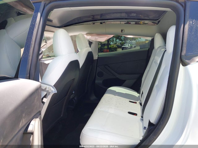 7SAYGDEE4SF302702 Tesla Model Y