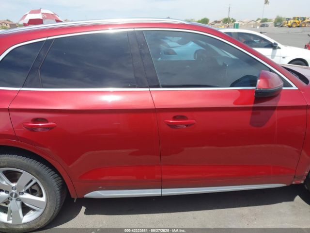 WA1BNAFY9J2038114 Audi Q5 2.0t Premium/2.0t Tech Premium