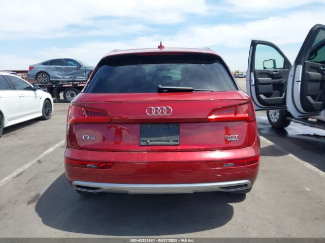 WA1BNAFY9J2038114 Audi Q5 2.0t Premium/2.0t Tech Premium