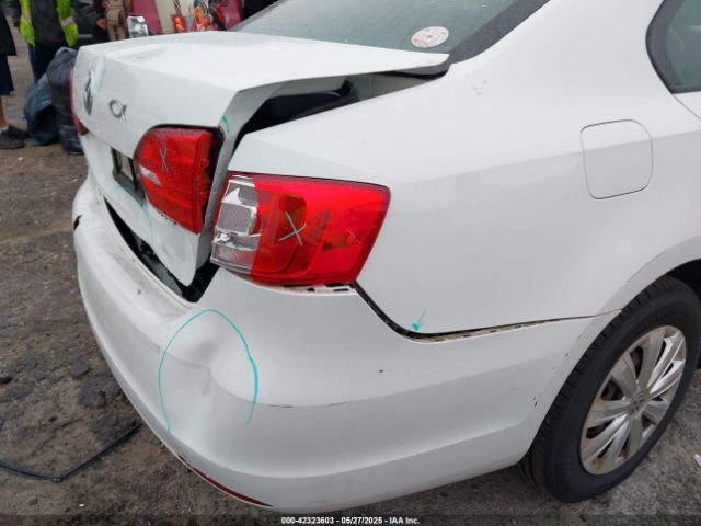 3VW2K7AJ9EM306523 Volkswagen Jetta 2.0l S