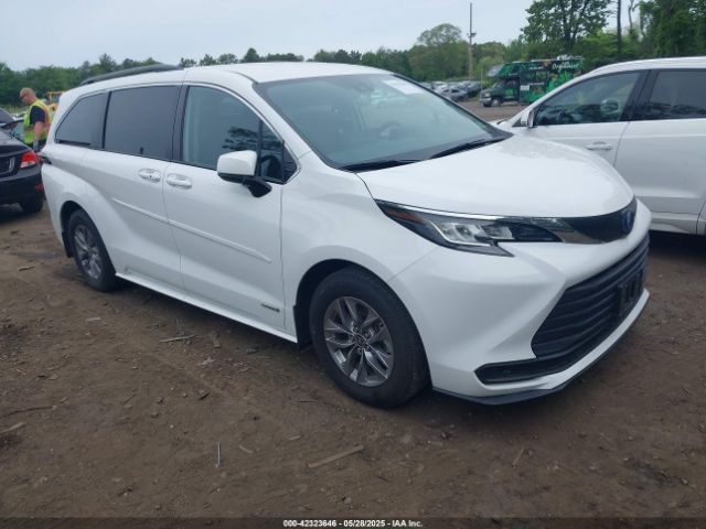 2021 TOYOTA SIENNA 5TDKRKECXMS059444