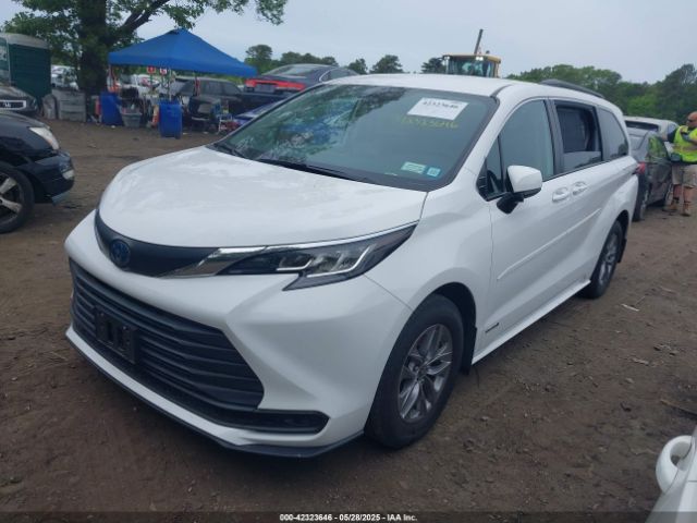 2021 TOYOTA SIENNA 5TDKRKECXMS059444 Photo 1