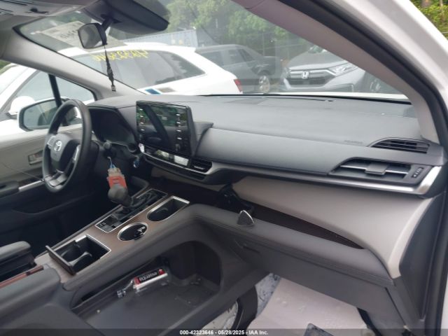 2021 TOYOTA SIENNA 5TDKRKECXMS059444 Photo 4
