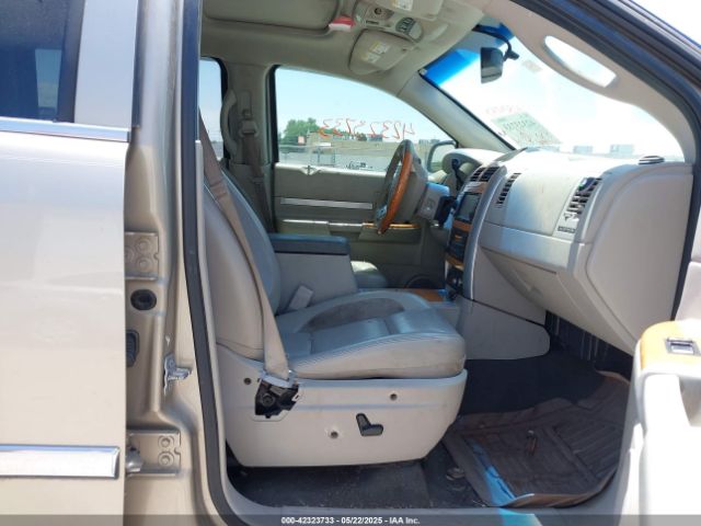 2008 CHRYSLER ASPEN 1A8HW58258F136498 Photo 4