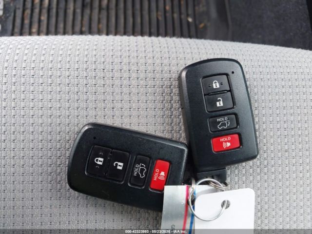 2T3RFREV9HW619959 Toyota Rav4 Xle